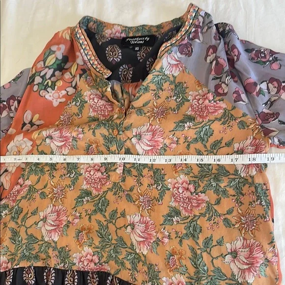 Tolani Embrordered Collar and Sleeves Floral Patchwork Blouse, XS - Picture 5 of 10